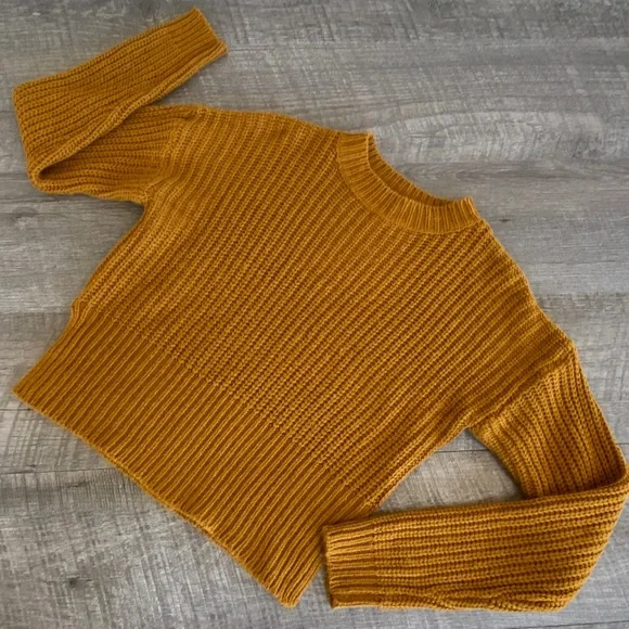 Love Change Italy Cropped Sweater - Size M - Picture 3 of 10